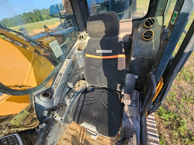 #21999-•-2020-hyundai-hx220lc-excavator-image-23