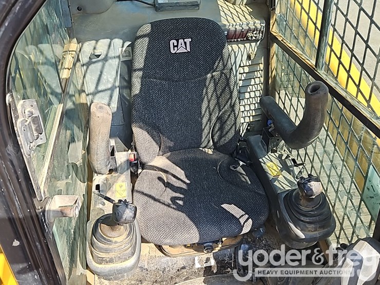 2016-caterpillar-289d-image-24