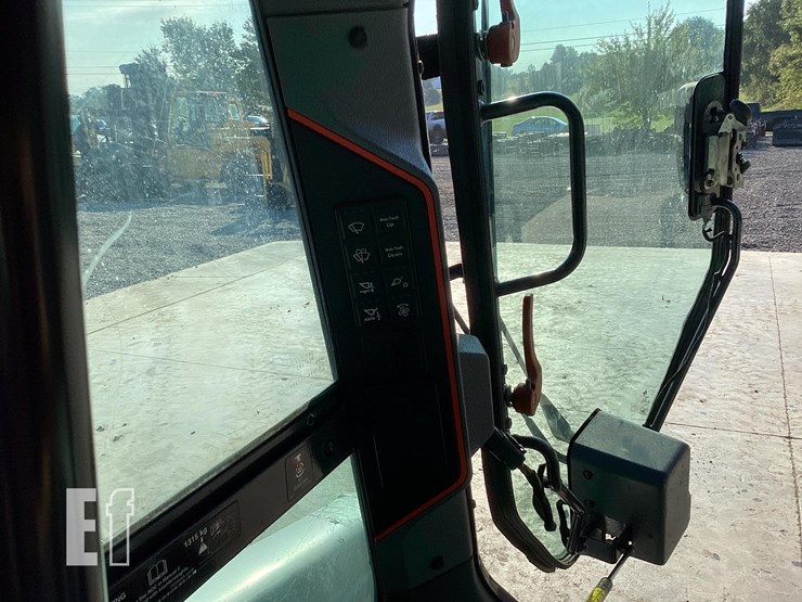 2022-bobcat-t76-image-17