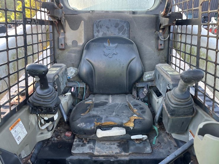 2012-bobcat-t870-image-20