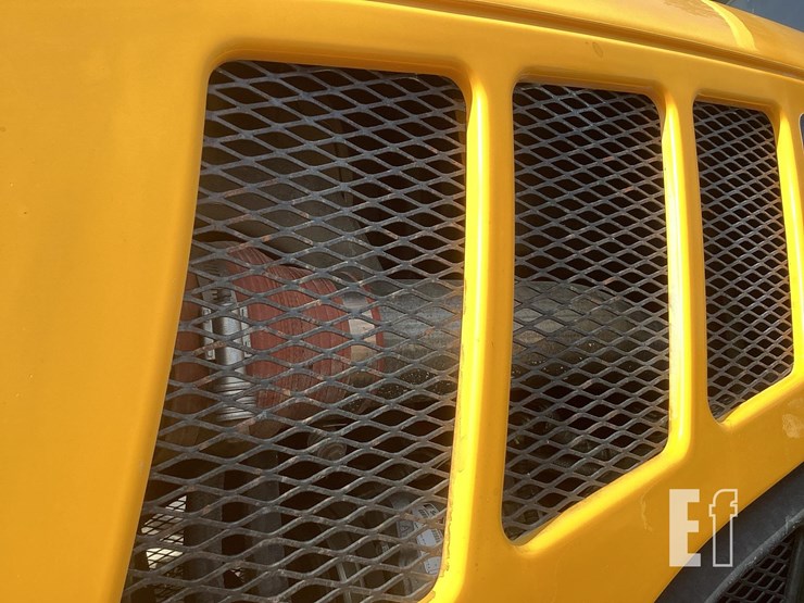 2013-jcb-fastrac-8310-image-16