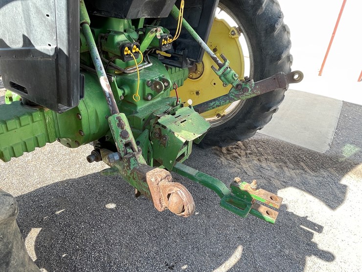 john-deere-3055-image-57