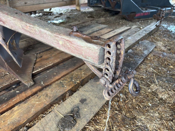 oliver-chilled-plow-works-15”-walking-plow-image-7