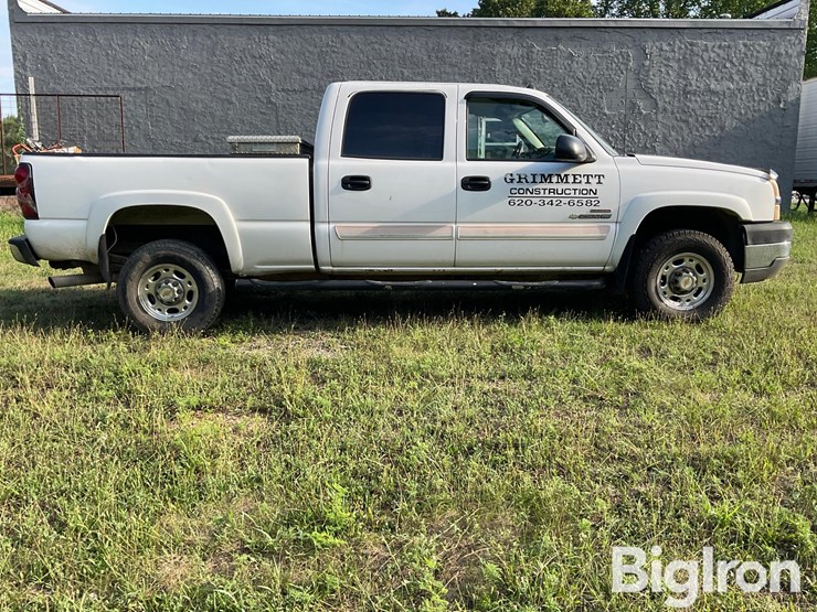 2004-chevrolet-2500-image-4