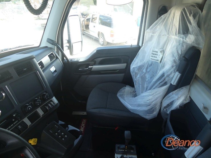 2024-kenworth-t880-image-21