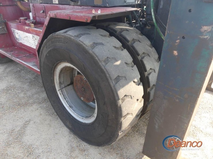 taylor-thd300s-forklift,-s/n-st327094:-canopy,-cummins-eng.,-15'-2-stage-mast,-8'-forks,-side-shift,-dual-front-tires,-rear-steer-image-7