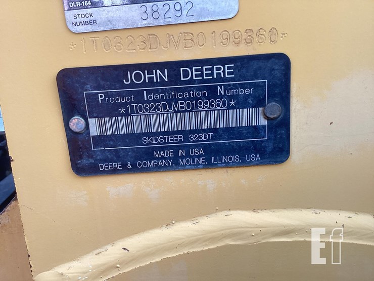 2010-deere-323d-image-20