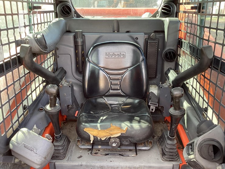 2016-kubota-ssv65-image-13