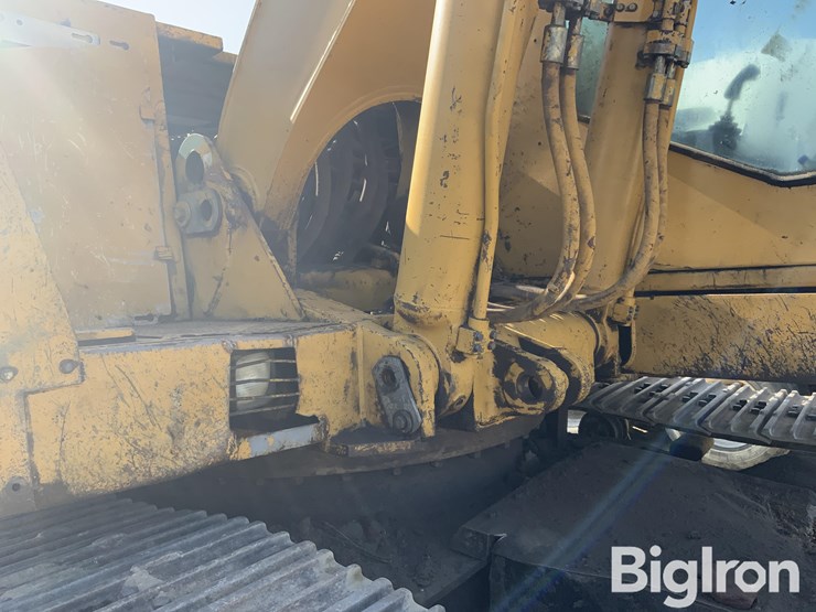 caterpillar-235c-image-16