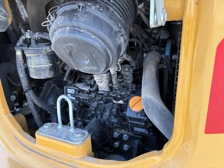 2024-deere-35g-image-17