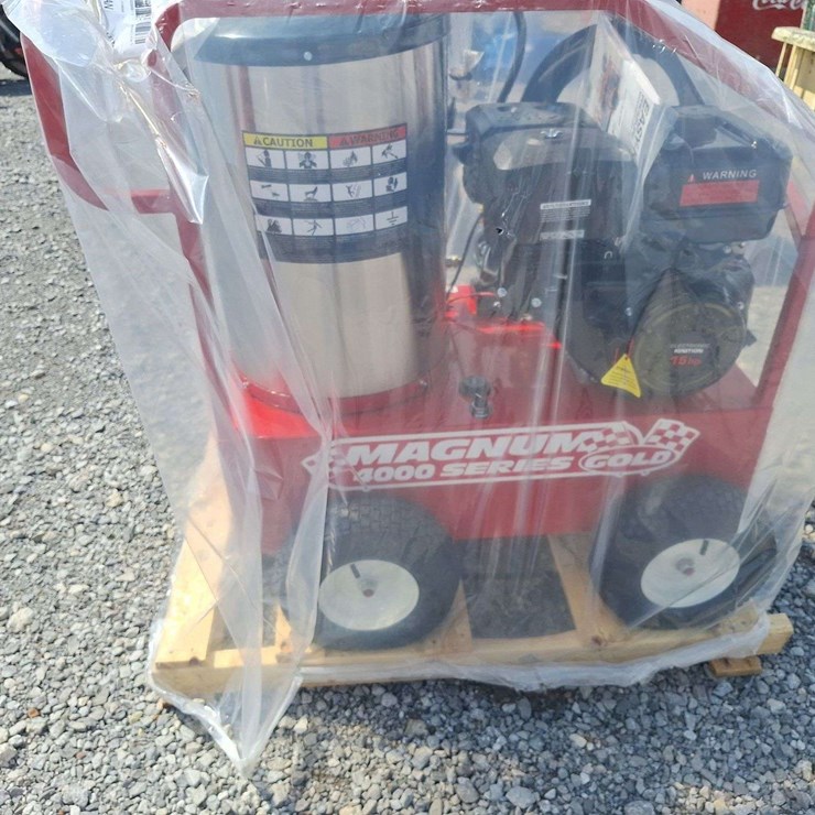 UNUSED MAGNUM 4000 GOLD HOT WATER PRESSURE WASHER