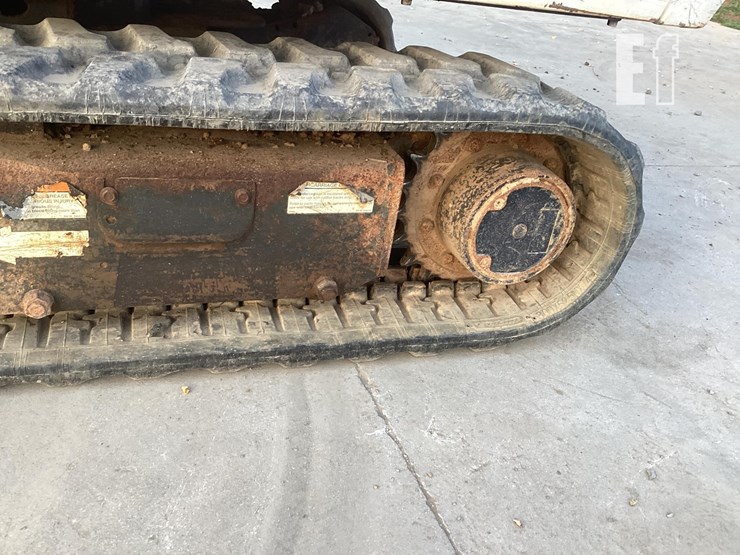 2000-bobcat-325-image-12