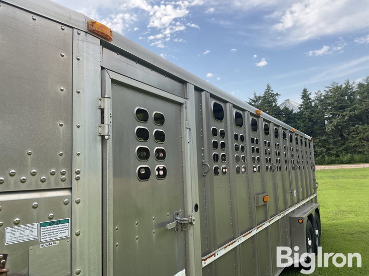 2003-wilson-livestock-trailer-image-15