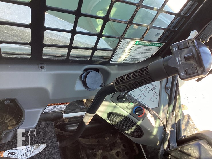 2015-bobcat-t590-image-20