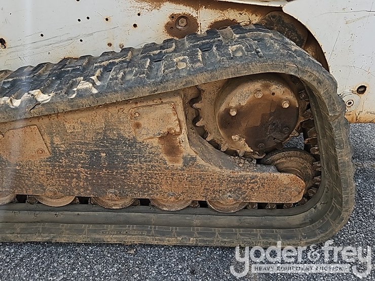 2006-bobcat-t300-image-18