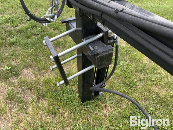 2019-john-deere-16-image-18