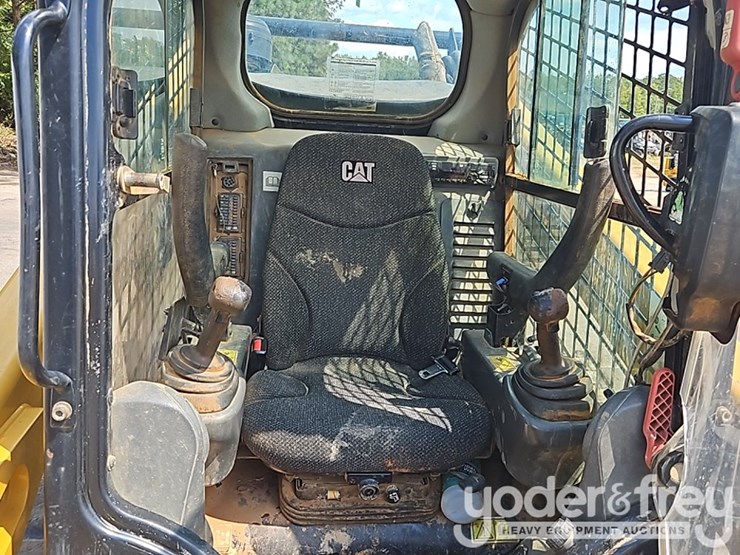 2019-caterpillar-299d2-xhp-image-24