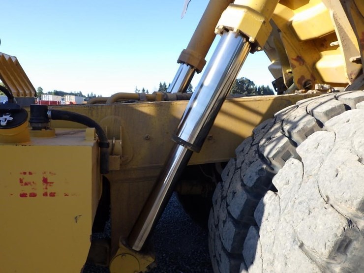 2011-caterpillar-770-image-44