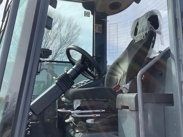 2019-deere-344l-image-12