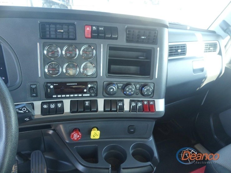 2024-kenworth-t880-image-18