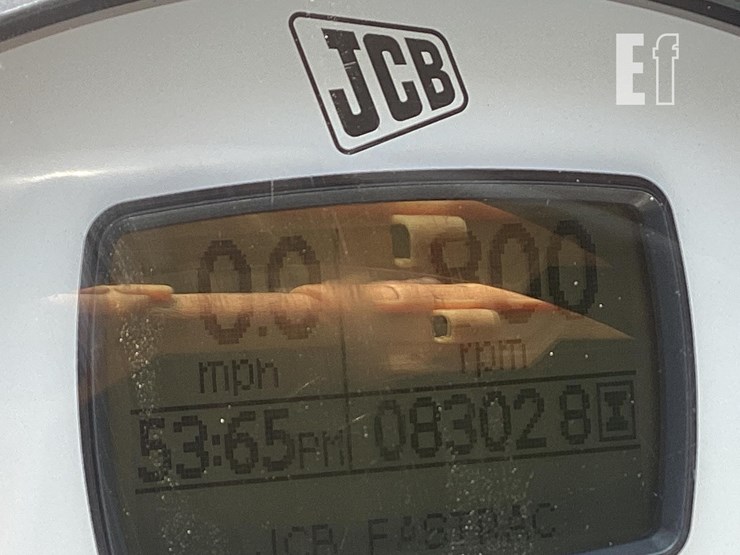2013-jcb-fastrac-8310-image-17