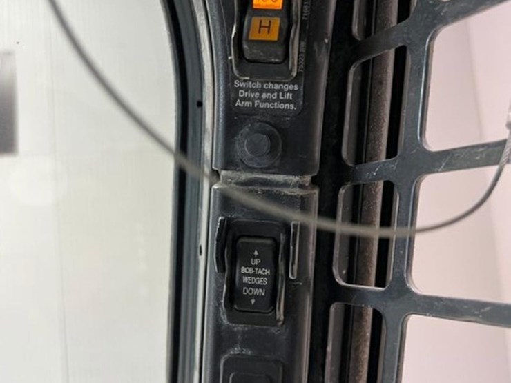 2019-bobcat-s850-image-28
