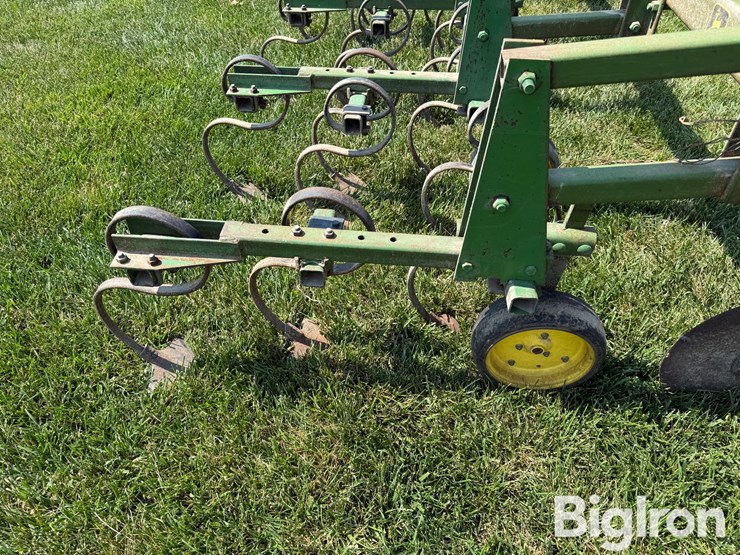 john-deere-825-image-19