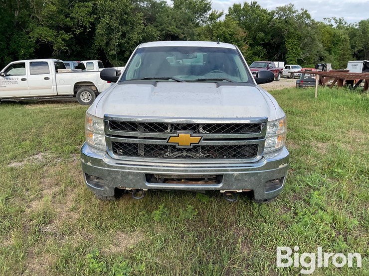 2012-chevrolet-silverado-2500-image-2