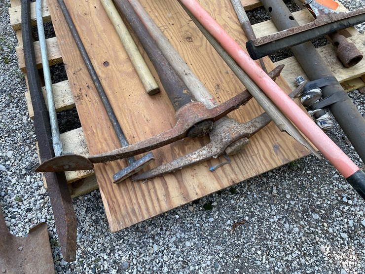 #1589-•-handled-tools-image-6