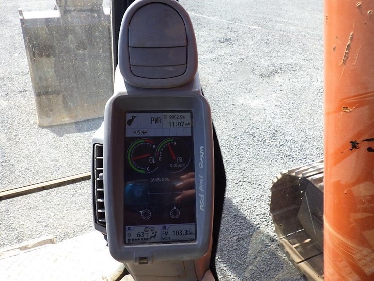2015-hitachi-zx350-lc-5n-image-43