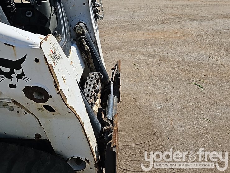 2014-bobcat-t650-image-13