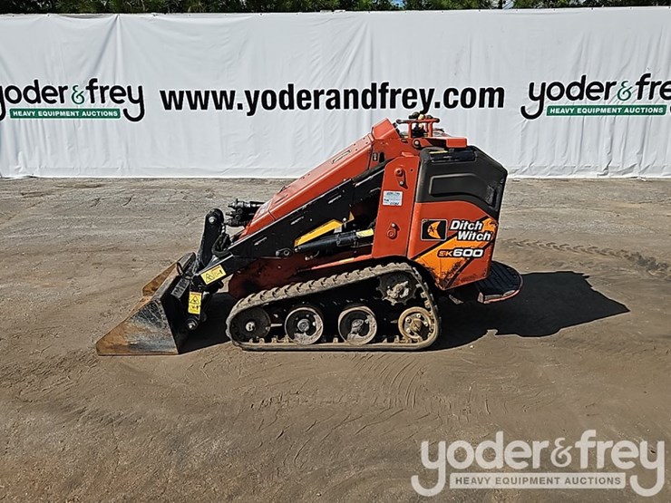 2017-ditch-witch-sk650-image-3