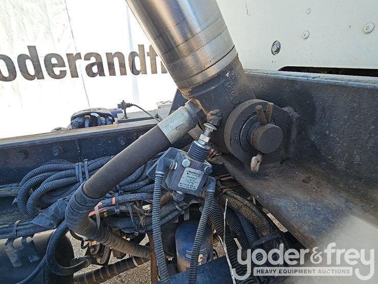 2023-kenworth-t880-image-56
