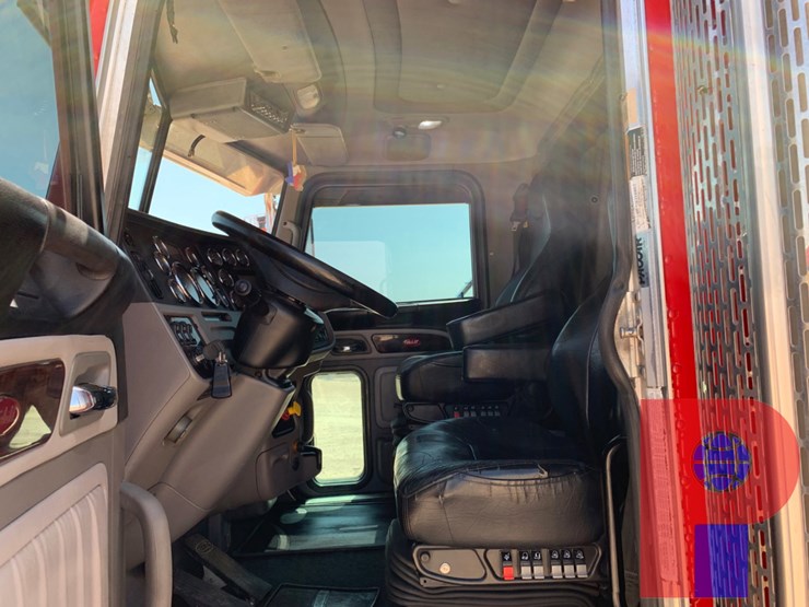 2020-peterbilt-389-image-13