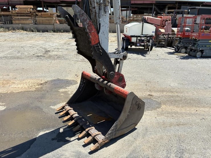 2017-takeuchi-tb290-image-8