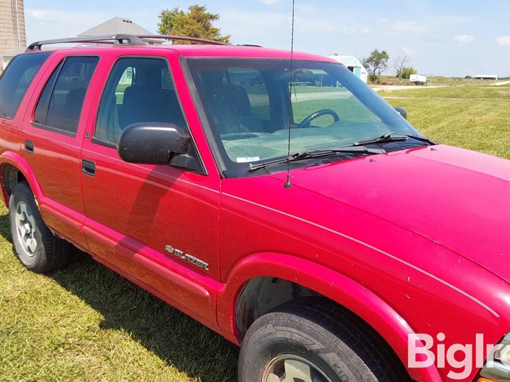 2003-chevrolet-blazer-image-15