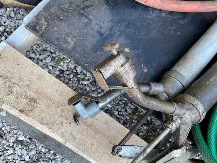 #1597-•-(3)-barrel-pumps-image-5