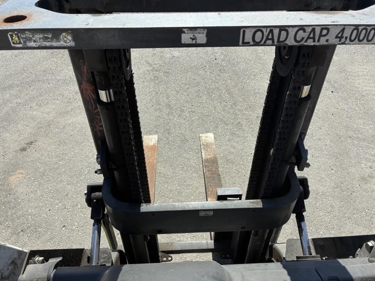 2015-unicarriers-mcp1f2a20lv-forklift-image-8
