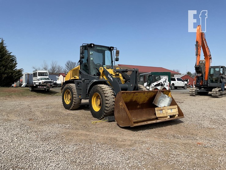2019-deere-344l-image-6