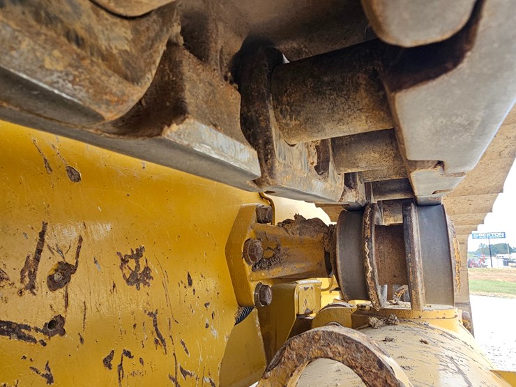 2023-caterpillar-953-image-88