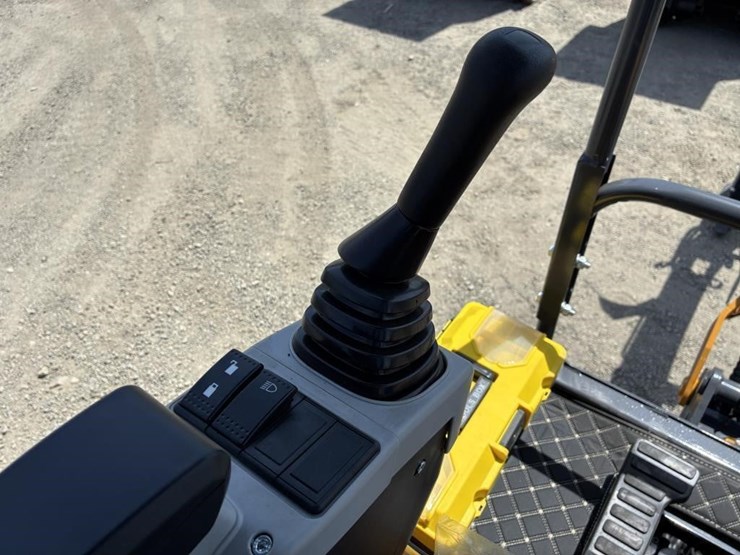 2025-sdlanch-sdle20-hydraulic-excavator-image-18