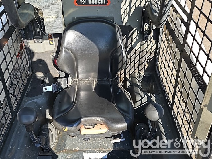 2021-bobcat-t64-image-25