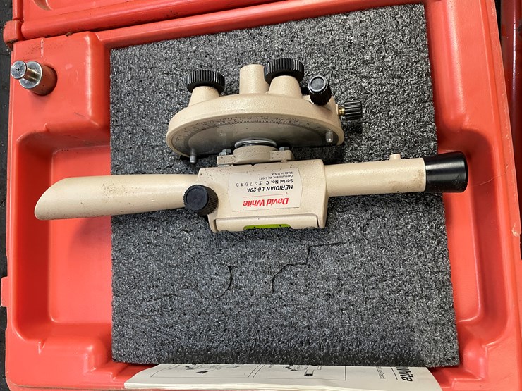 #8428-•-david-white-transit-in-case-with-tripod-image-3