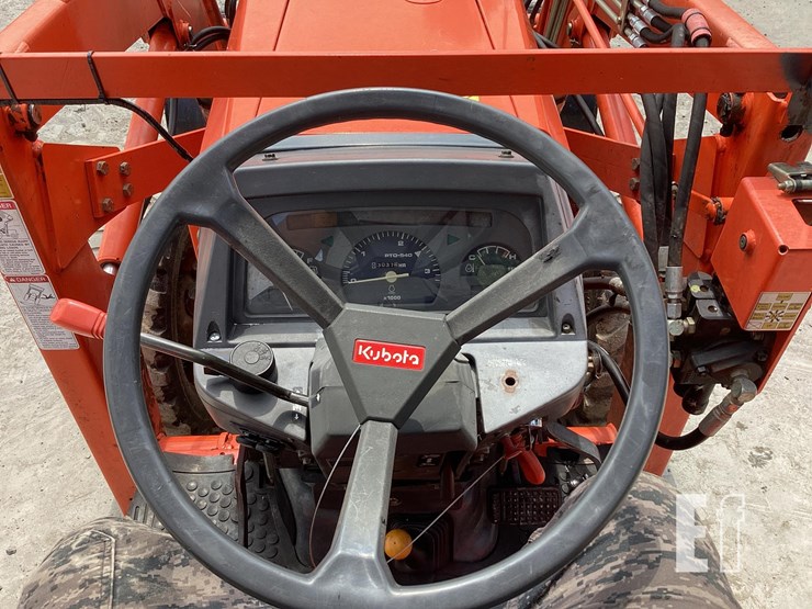 2000-kubota-l35-image-15