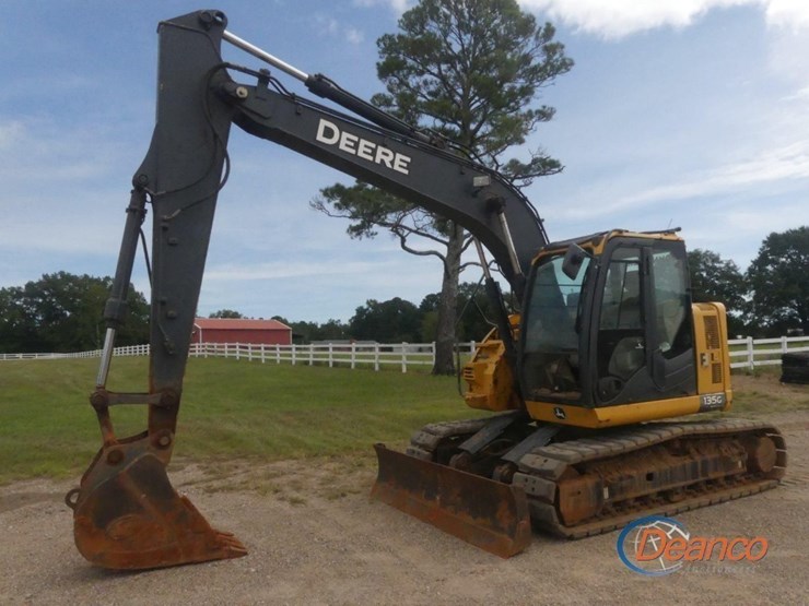 2018-deere-135g-image-15