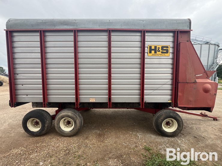 h&s-super-7+4-16'-forage-wagon-image-4