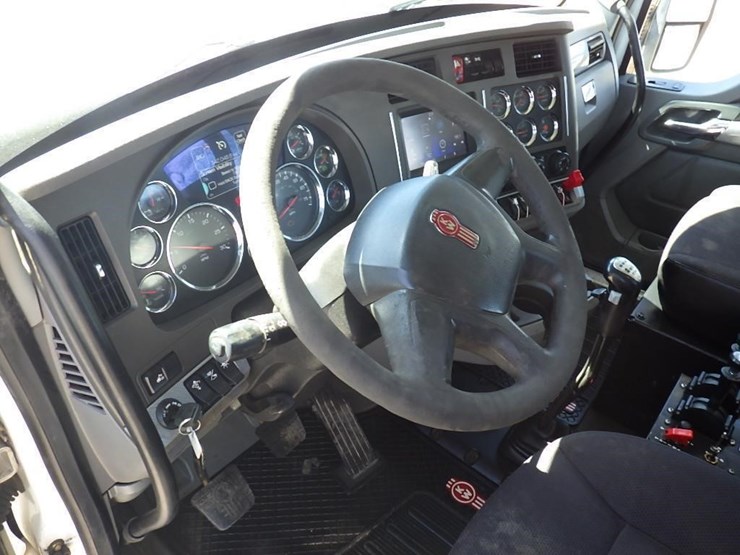 2017-kenworth-t880-image-20