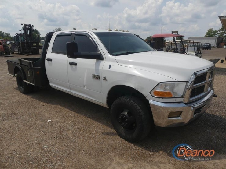 2011-dodge-3500-image-1