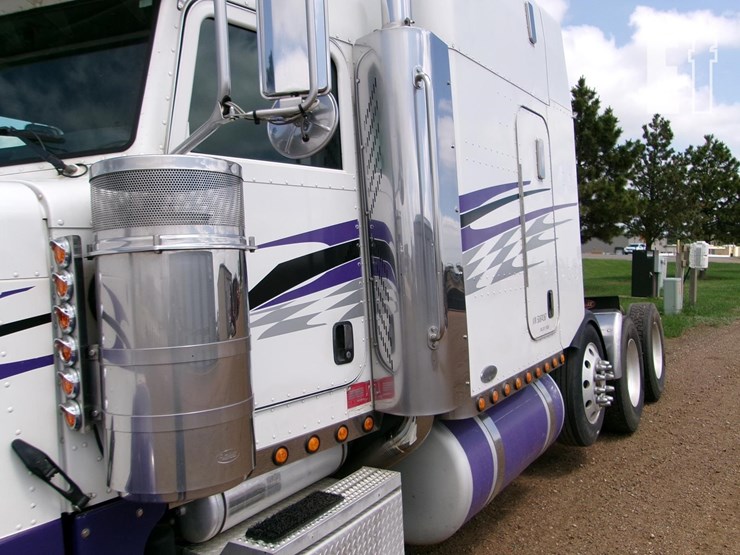 2005-peterbilt-379-image-17