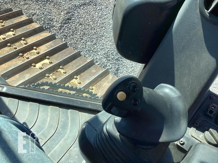 2020-caterpillar-d3-lgp-image-18